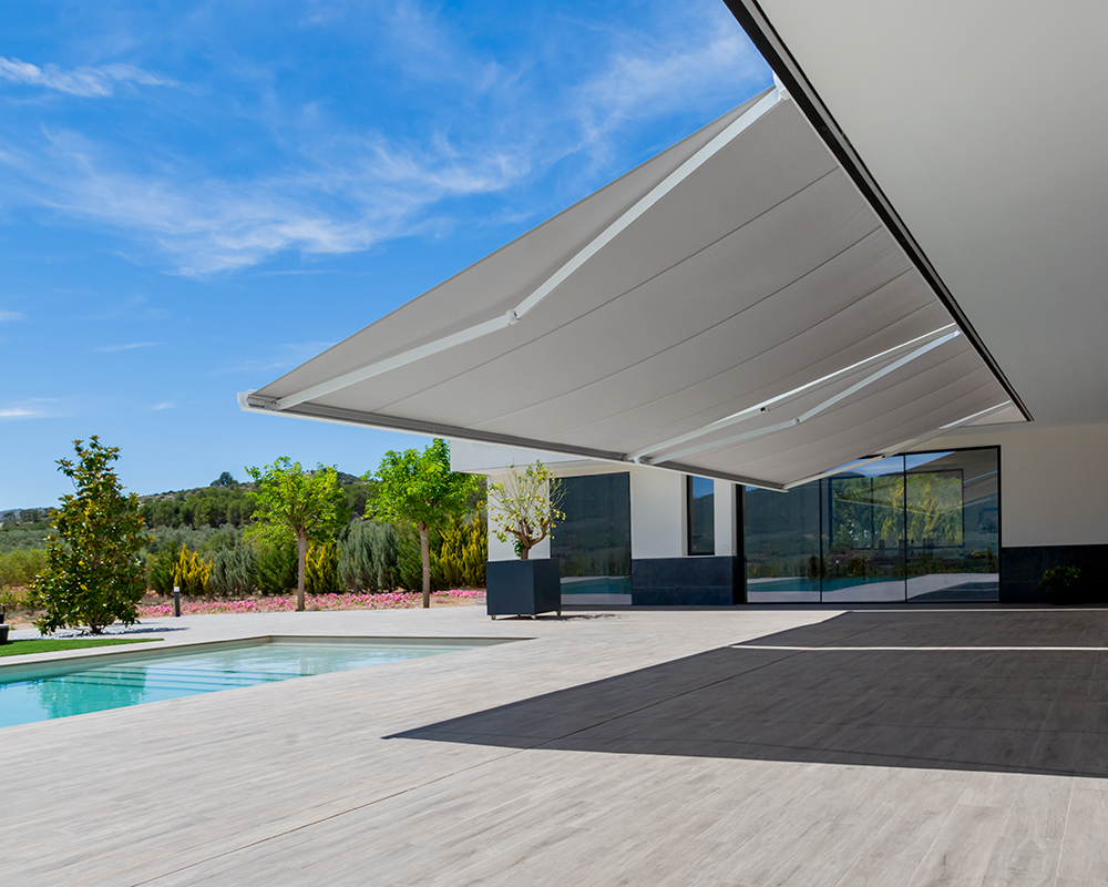 Toldos Kiara para proporcionar sombra para grandes terraços