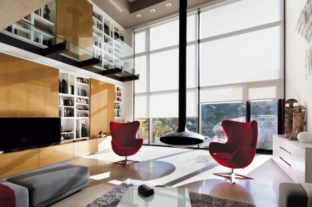 Roller blinds in la sierra home