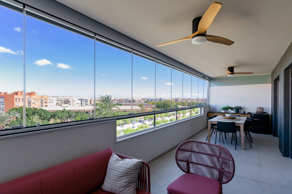 Cortinas de Cristal Abatibles para ampliar tu hogar