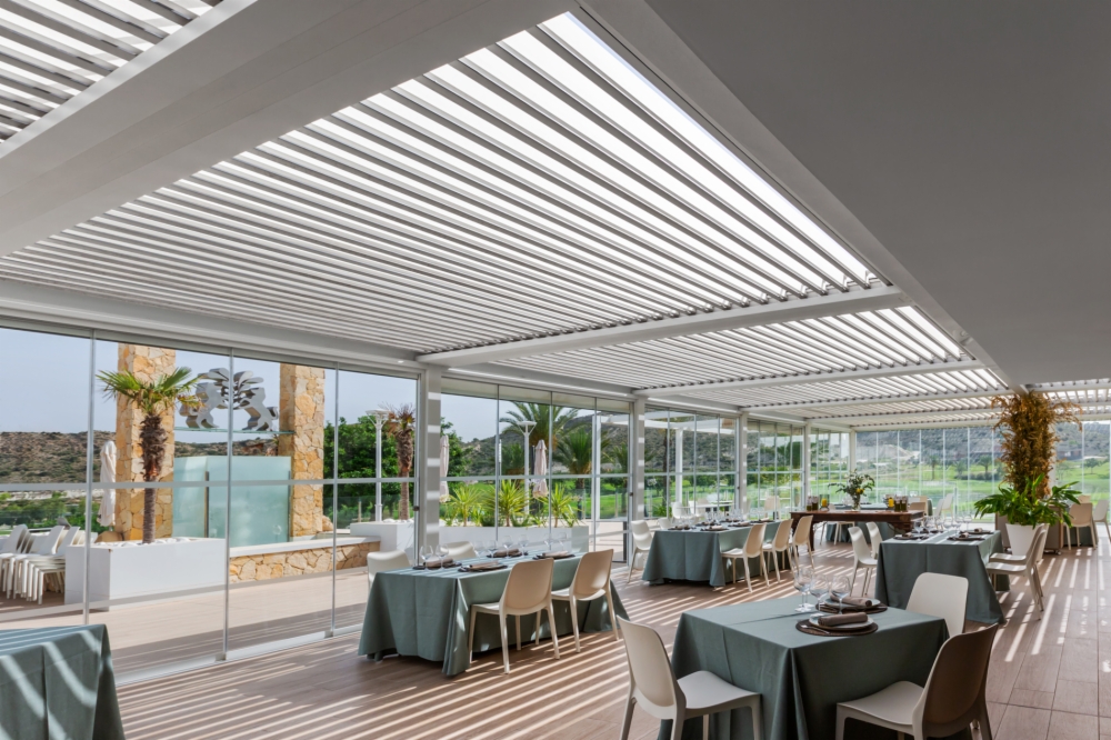 Protección Solar para un restaurante con vistas al Golf