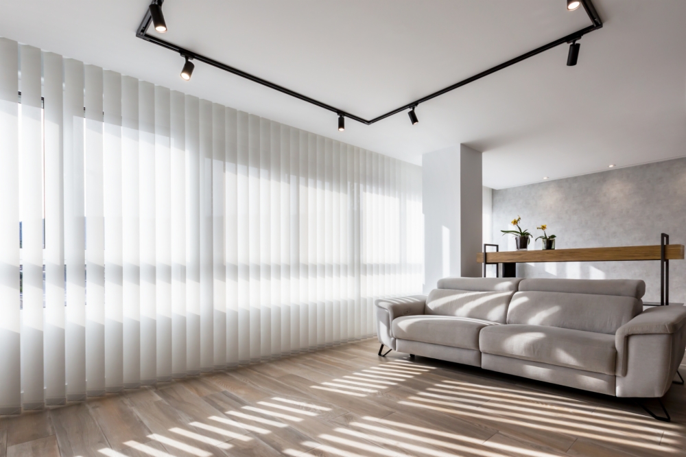 Cortinas Verticales para proteger tu hogar del calor y ganar privacidad