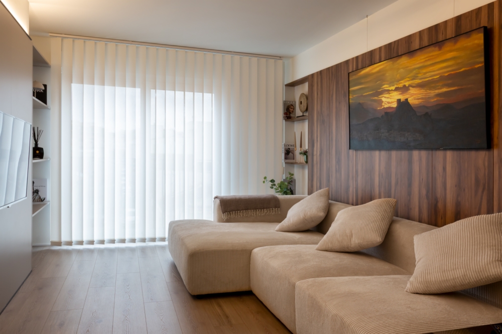 Cortinas verticales para ganar luz, privacidad y bienestar