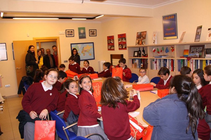 Visita escolar a la central en Sax