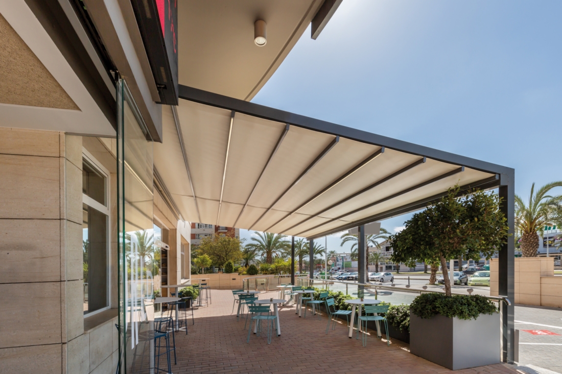 Nueva pérgola de lona tensada Fúlvia